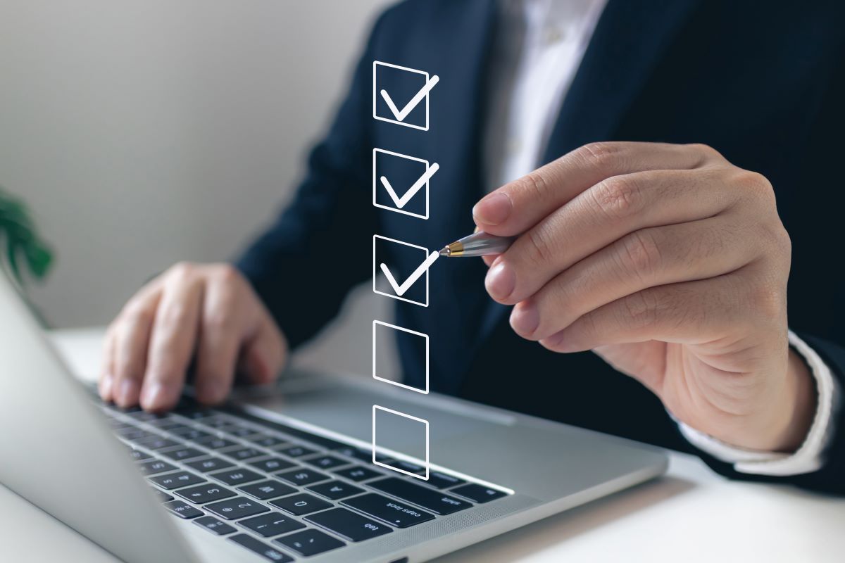 Factors to consider when choosing the right group benefits advisor.