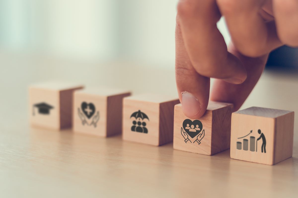 Picking up a cube symbolizing health